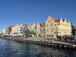 25 Bespaartips voor je vakantie naar Curacao Handelskade Willemstad Curacao Punda
