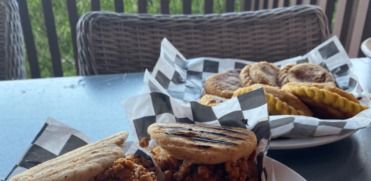 Eten op Curacao: Heerlijke Lokale Gerechten die Je Moet Proberen Lokale keuken Curacao