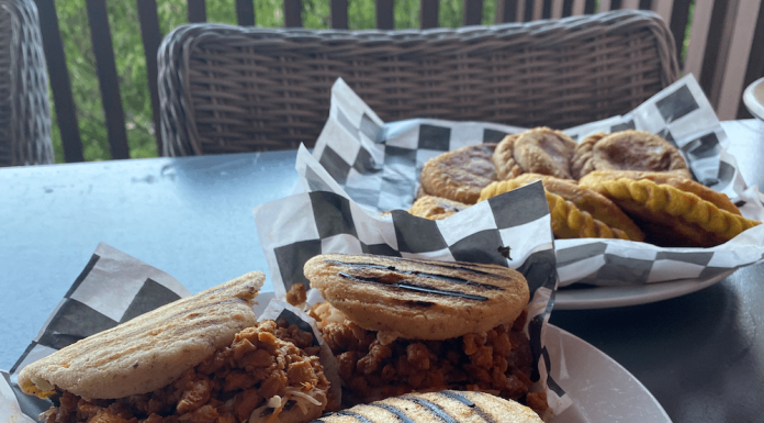 Eten op Curacao: Heerlijke Lokale Gerechten die Je Moet Proberen Lokale keuken Curacao