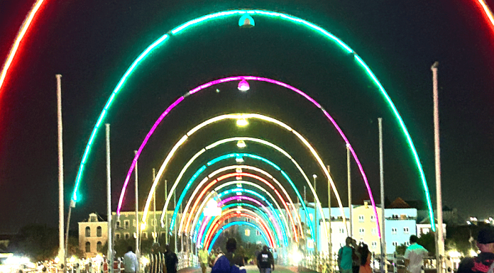 Betaalbaar reizen naar Curaçao: Tips voor budgetvriendelijk Reizen Pontjesbrug