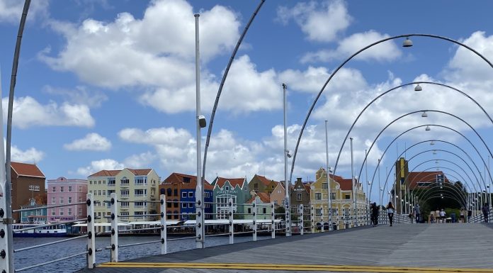 Punda en Otrobanda: Het Kloppend Hart van Willemstad