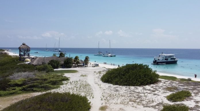 Vliegen met een drone op Curaçao: regels, registratie & tips