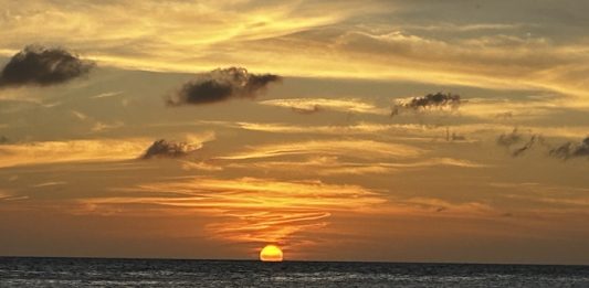 Winterseizoen versus zomer op Curaçao: wat verandert, wat is rustiger, wat zijn de voordelen?