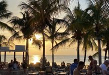 Mobiel internet op Curaçao: zo blijf je online zonder een hoge telefoonrekening Jan Thiel beach Curacao