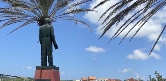 Praktische informatie Curaçao: alles wat je moet weten voor vertrek Praktische reistips Curaçao — stroom, tijdsverschil en simkaart voor vertrek regelen