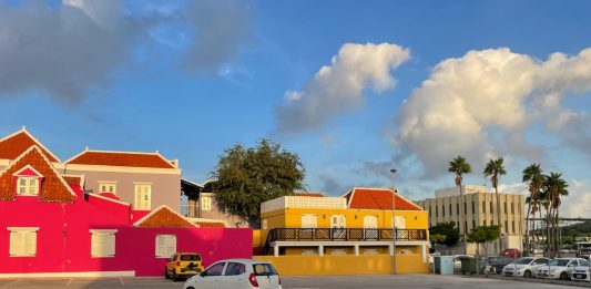 Auto huren op Curaçao: 10 handige tips voor een zorgeloze vakantie